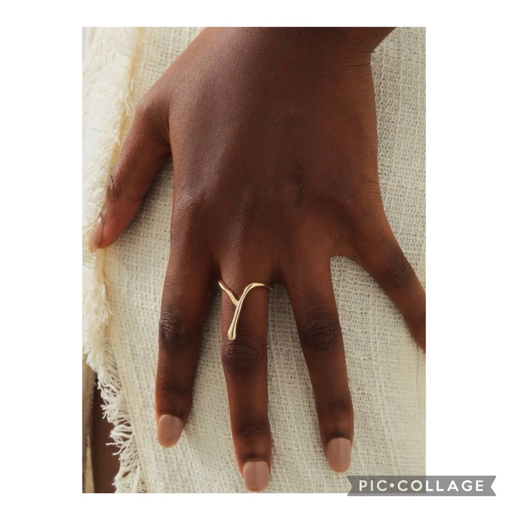 Yellow gold elegant textured metal ring